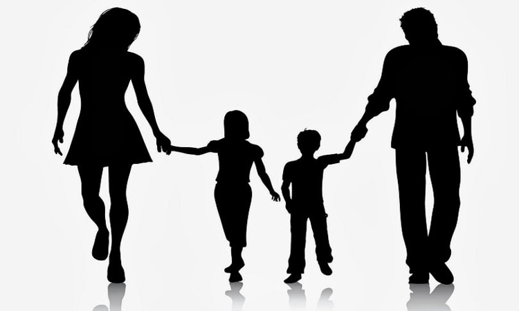Emotional Attachment Of Child With Grandparents Is No Ground To Deny Custody To Biological Parents: Bombay High Court Emotional Attachment Of Child With Grandparents Is No Ground To Deny Custody To Biological Parents: Bombay High Court