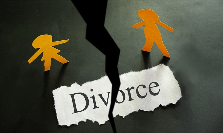 Suspicious Husband Can Turn Matrimonial Life Into Living Hell: Kerala High Court Grants Divorce To Woman Suspected Of Infidelity